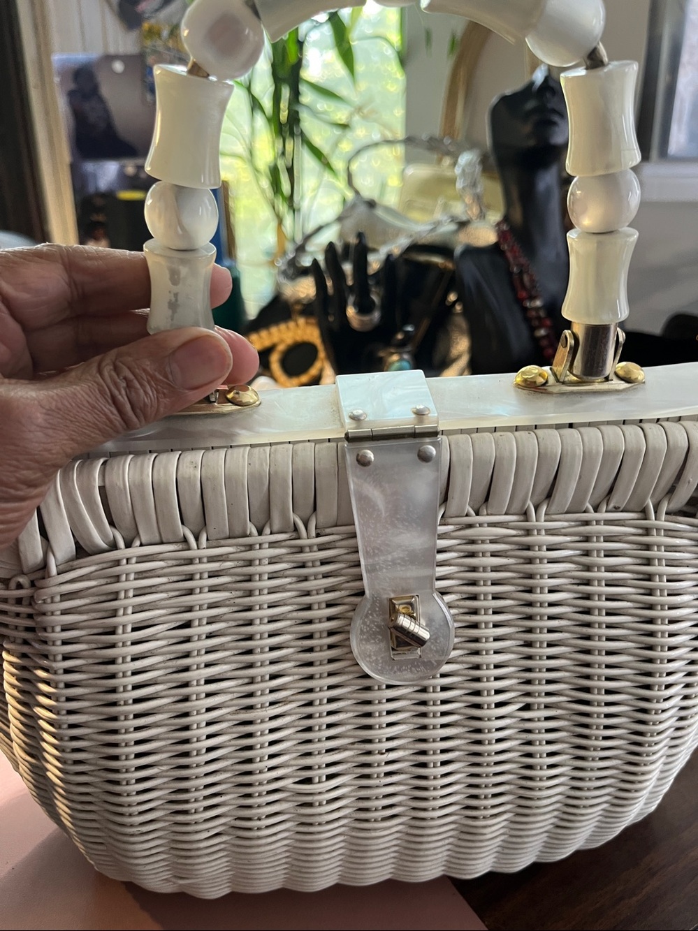 Vintage White Wicker Purse - Picture 3 of 7